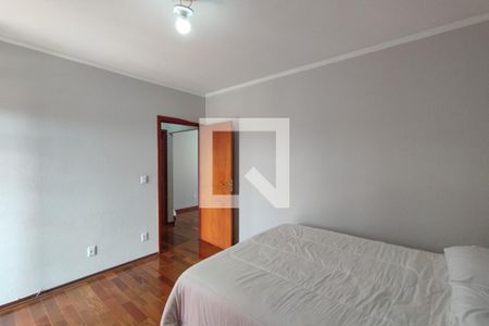 Casa à venda com 250m², 3 quartos e 4 vagas Casa à venda com 250m², 3 quartos e 4 vagasQuarto 3