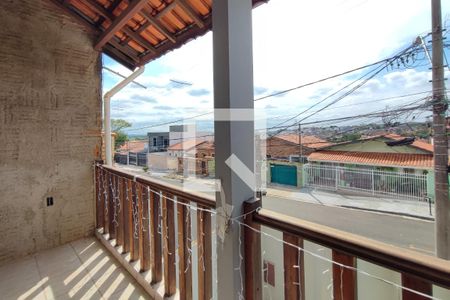 Casa à venda com 250m², 3 quartos e 4 vagas Casa à venda com 250m², 3 quartos e 4 vagasVaranda Quarto 3