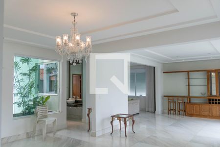 Sala de casa à venda com 4 quartos, 436m² em Belvedere, Belo Horizonte