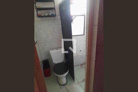 Banheiro de casa à venda com 2 quartos, 52m² em Pestana, Osasco