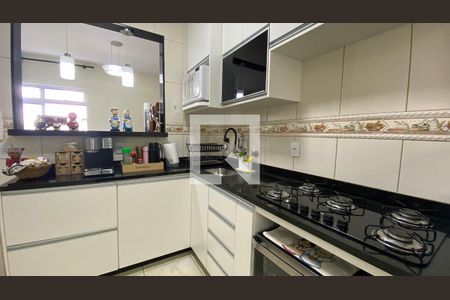 Cozinha de apartamento à venda com 3 quartos, 75m² em Nova Granada, Belo Horizonte