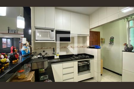 Cozinha de apartamento à venda com 3 quartos, 75m² em Nova Granada, Belo Horizonte