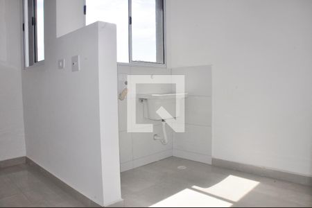 Detalhe - Cozinha e Área de Serviço de apartamento para alugar com 1 quarto, 33m² em Vila Mangalot, São Paulo