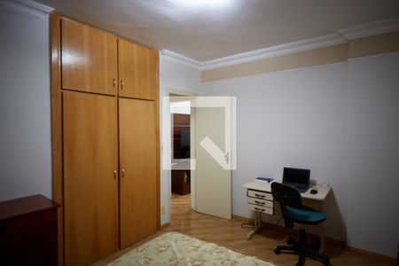 Quarto de apartamento à venda com 3 quartos, 75m² em Santa Efigênia, Belo Horizonte