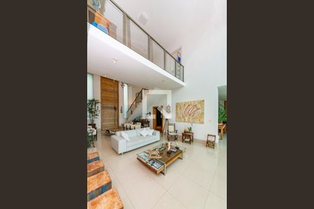 Sala de casa à venda com 4 quartos, 400m² em Vila Alpina, Nova Lima