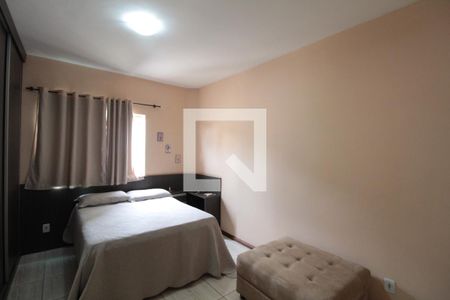 Quarto 1 de casa à venda com 3 quartos, 208m² em Cenaculo, Belo Horizonte