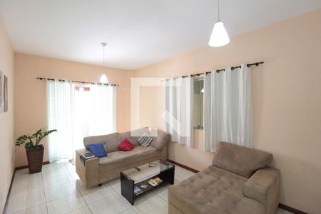 Sala de casa à venda com 3 quartos, 208m² em Cenaculo, Belo Horizonte