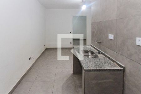 Cozinha de casa para alugar com 1 quarto, 40m² em Jardim Guairaca, São Paulo