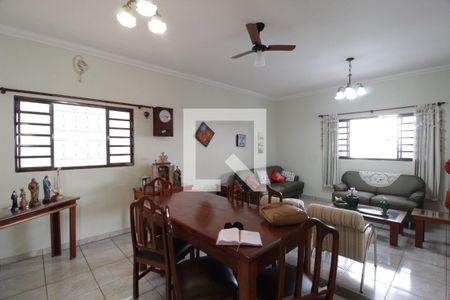 Sala de Jantar de casa para alugar com 3 quartos, 220m² em Santa Mônica, Uberlândia