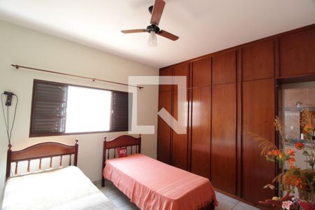 Quarto 1 - Suíte de casa para alugar com 3 quartos, 220m² em Santa Mônica, Uberlândia