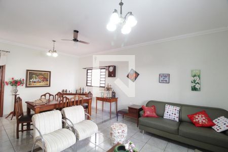 Sala de casa para alugar com 3 quartos, 220m² em Santa Mônica, Uberlândia