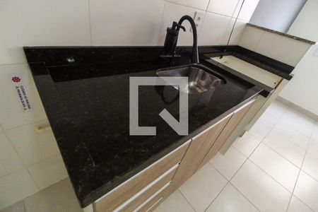 Sala/Cozinha de apartamento para alugar com 2 quartos, 35m² em Vila Carmosina, São Paulo