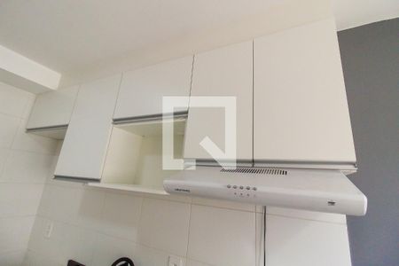 Sala/Cozinha de apartamento para alugar com 2 quartos, 35m² em Vila Carmosina, São Paulo