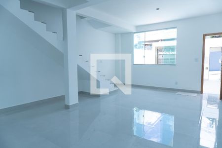 Sala de casa à venda com 3 quartos, 100m² em Sapucaias Iii, Contagem