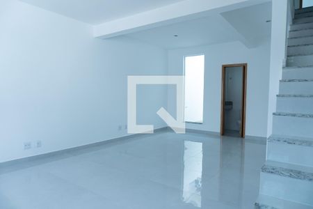 Sala de casa à venda com 3 quartos, 100m² em Sapucaias Iii, Contagem