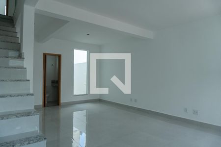 Sala de casa à venda com 3 quartos, 100m² em Sapucaias Iii, Contagem