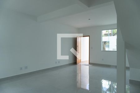 Sala de casa à venda com 3 quartos, 100m² em Sapucaias Iii, Contagem