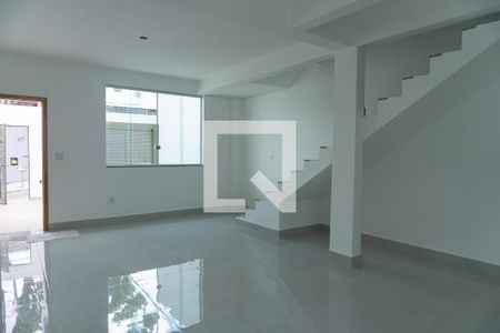 Sala de casa à venda com 3 quartos, 100m² em Sapucaias Iii, Contagem