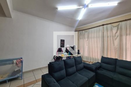 Sala de casa para alugar com 3 quartos, 300m² em Vila Ivone, São Paulo