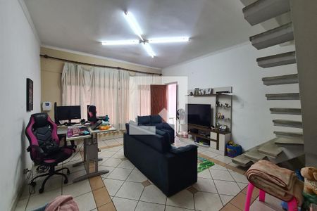 Sala de casa para alugar com 3 quartos, 300m² em Vila Ivone, São Paulo