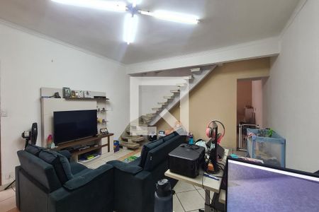 Sala de casa para alugar com 3 quartos, 300m² em Vila Ivone, São Paulo