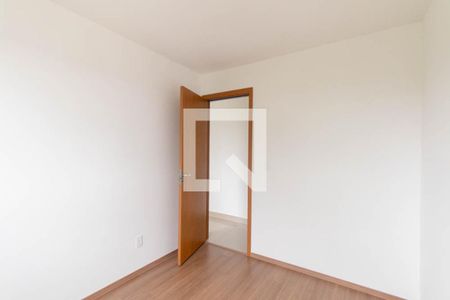 Quarto 1 de apartamento para alugar com 2 quartos, 58m² em Uberaba, Curitiba