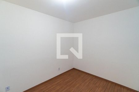 Quarto 1 de apartamento para alugar com 2 quartos, 33m² em Jardim Itacolomi, São Paulo