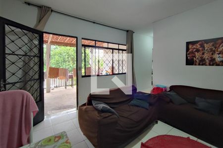 Sala de casa à venda com 2 quartos, 400m² em Parque Santa Bárbara, Campinas