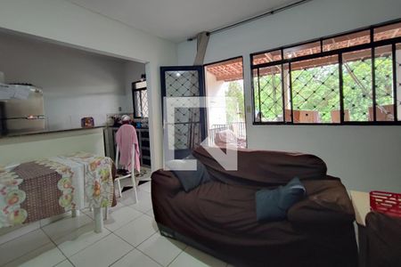 Sala de casa à venda com 2 quartos, 400m² em Parque Santa Bárbara, Campinas