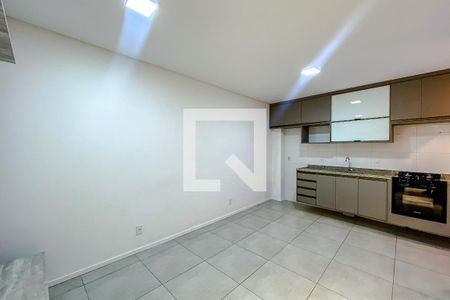 Sala de apartamento para alugar com 2 quartos, 40m² em Vila Bertioga, São Paulo