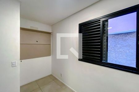 Quarto 1 de apartamento para alugar com 2 quartos, 40m² em Vila Bertioga, São Paulo