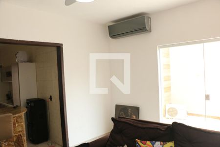 Sala de casa para alugar com 2 quartos, 250m² em Califórnia, Nova Iguaçu