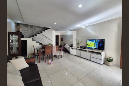 Sala de casa de condomínio à venda com 4 quartos, 280m² em Jacarepaguá, Rio de Janeiro