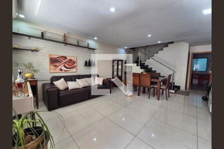 Sala de casa de condomínio à venda com 4 quartos, 280m² em Jacarepaguá, Rio de Janeiro