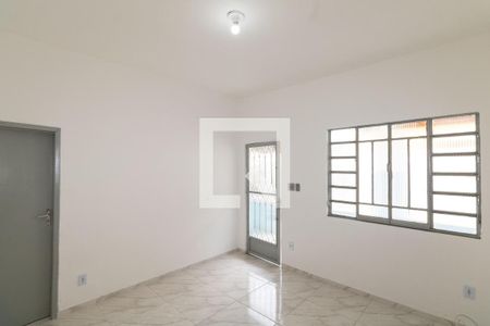 Sala de casa para alugar com 1 quarto, 24m² em Campo Grande, Rio de Janeiro