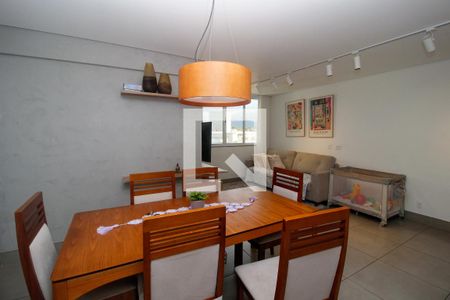 Sala de apartamento à venda com 4 quartos, 110m² em Fernão Dias, Belo Horizonte