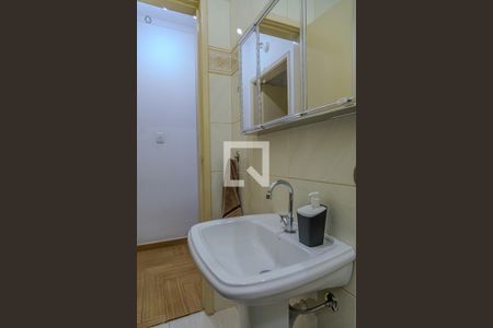 Lavabo de casa à venda com 5 quartos, 250m² em Vila Fachini, São Paulo