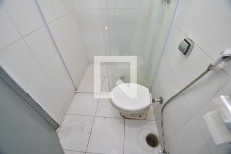 Banheiro de kitnet/studio para alugar com 1 quarto, 43m² em Centro, Campinas