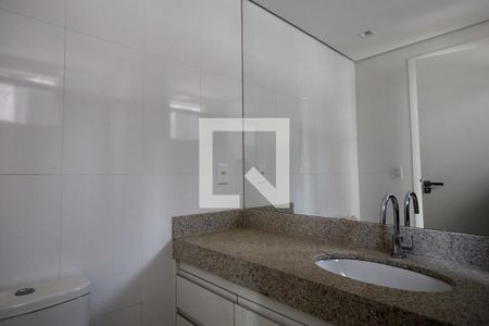 Banheiro de kitnet/studio para alugar com 1 quarto, 49m² em Lourdes, Belo Horizonte