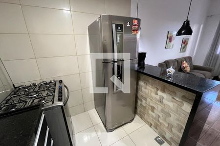 Cozinha de casa de condomínio para alugar com 2 quartos, 70m² em Jardim Guanabara, Rio de Janeiro