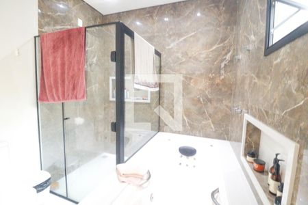 Casa de condomínio para alugar com 285m², 4 quartos e 2 vagas Casa de condomínio para alugar com 285m², 4 quartos e 2 vagasBanheiro do Quarto