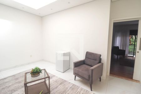 Casa de condomínio para alugar com 285m², 4 quartos e 2 vagas Casa de condomínio para alugar com 285m², 4 quartos e 2 vagasCorredor