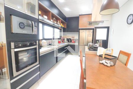 Casa de condomínio para alugar com 285m², 4 quartos e 2 vagas Casa de condomínio para alugar com 285m², 4 quartos e 2 vagasCozinha