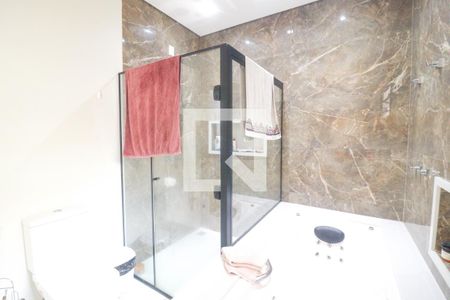 Casa de condomínio para alugar com 285m², 4 quartos e 2 vagas Casa de condomínio para alugar com 285m², 4 quartos e 2 vagasBanheiro do Quarto