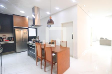 Casa de condomínio para alugar com 285m², 4 quartos e 2 vagas Casa de condomínio para alugar com 285m², 4 quartos e 2 vagasÁrea gourmet