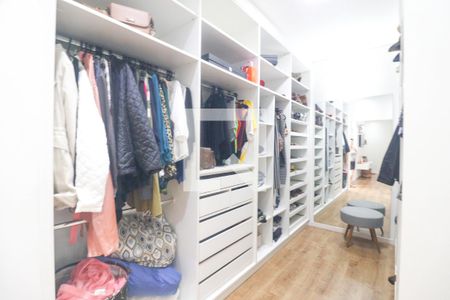 Casa de condomínio para alugar com 285m², 4 quartos e 2 vagas Casa de condomínio para alugar com 285m², 4 quartos e 2 vagasQuarto/closet