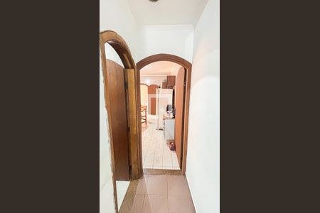 Corredor de casa à venda com 3 quartos, 200m² em Vila Camilópolis, Santo André