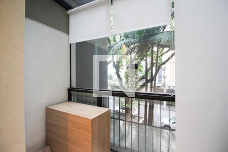 Varanda de kitnet/studio para alugar com 1 quarto, 27m² em Moema, São Paulo