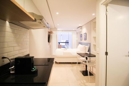 Cozinha de kitnet/studio para alugar com 1 quarto, 27m² em Moema, São Paulo