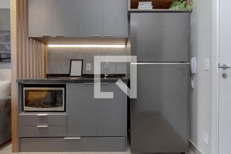 Cozinha de kitnet/studio para alugar com 1 quarto, 27m² em Jardim das Acacias, São Paulo